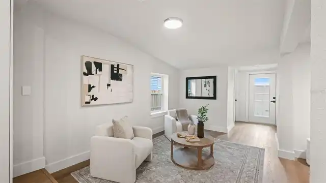 Listing Photo 8