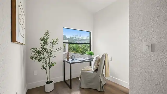 Listing Photo 10