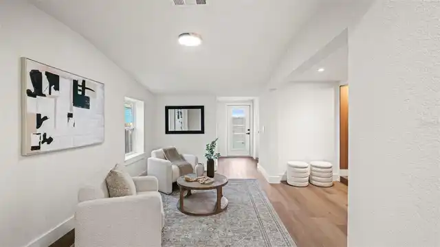 Listing Photo 11