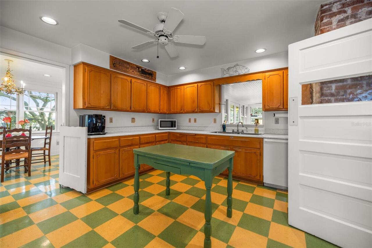 Listing Photo 14