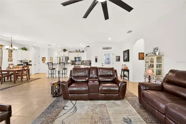Listing Photo 14