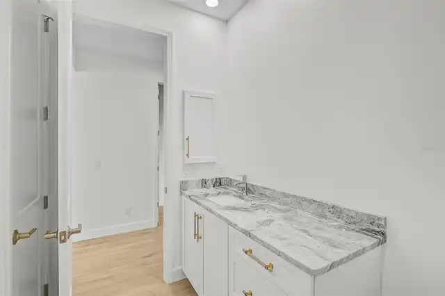 Listing Photo 28
