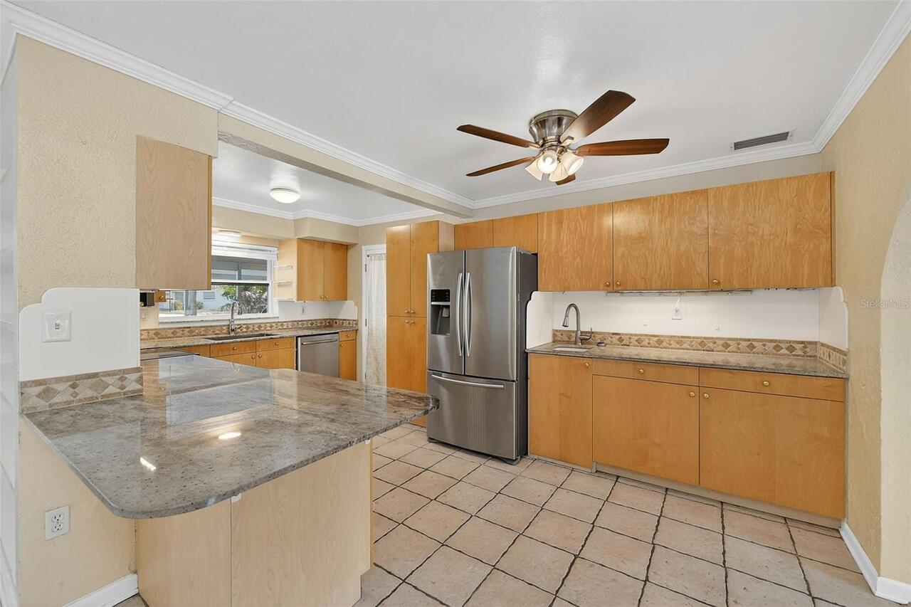 Listing Photo 8