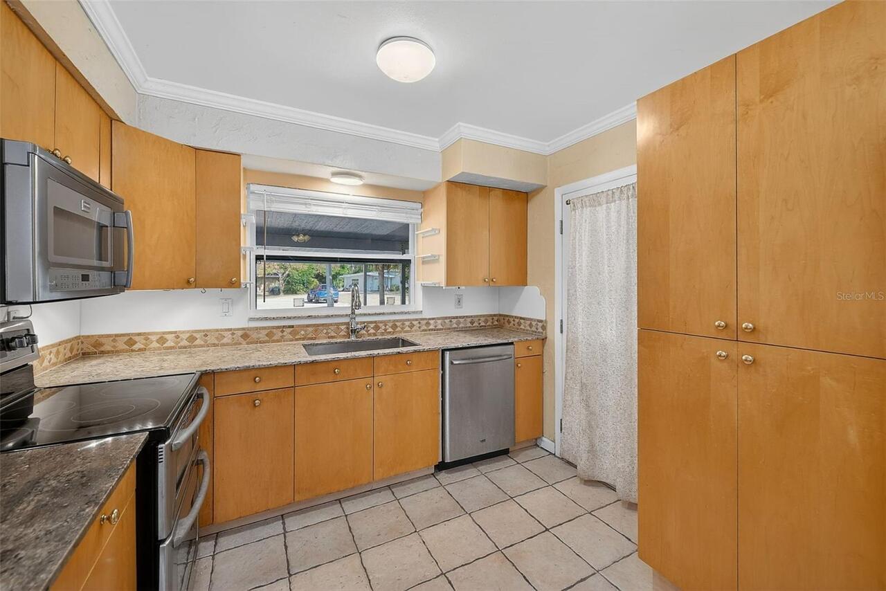 Listing Photo 10