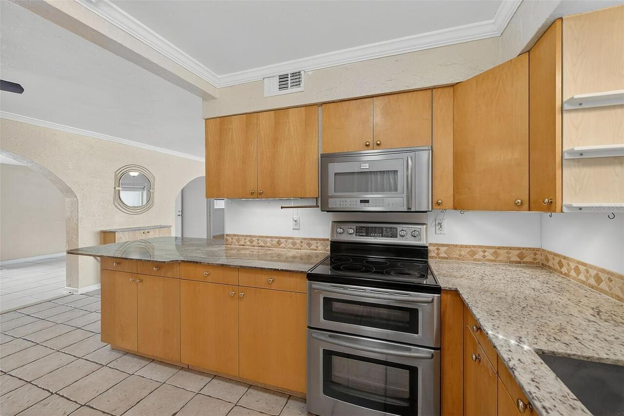 Listing Photo 12