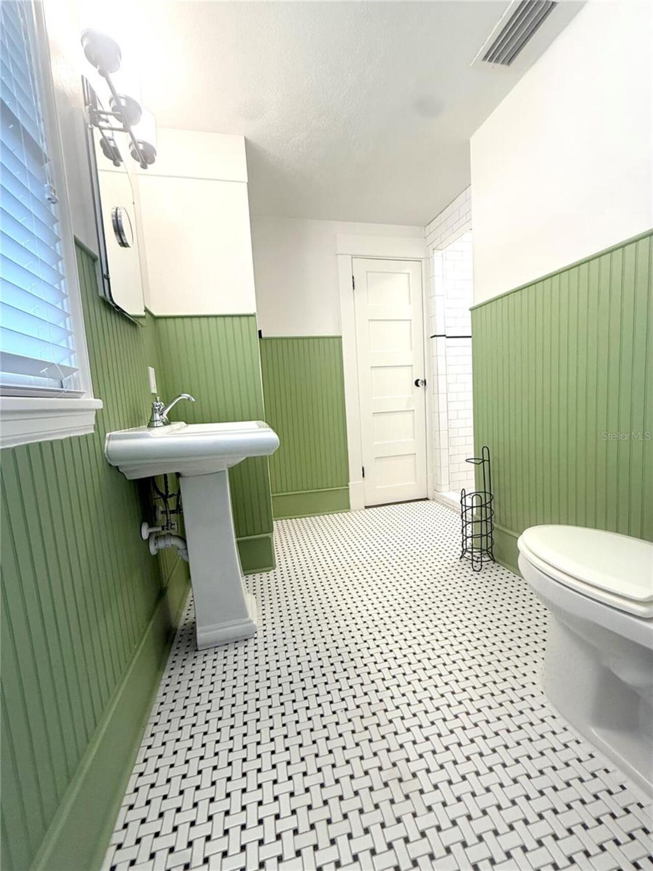 Listing Photo 18