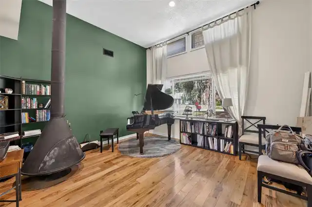 Listing Photo 8