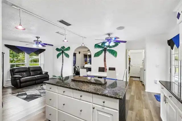 Listing Photo 15