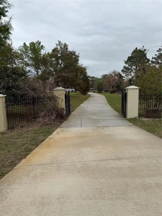 Listing Photo 10