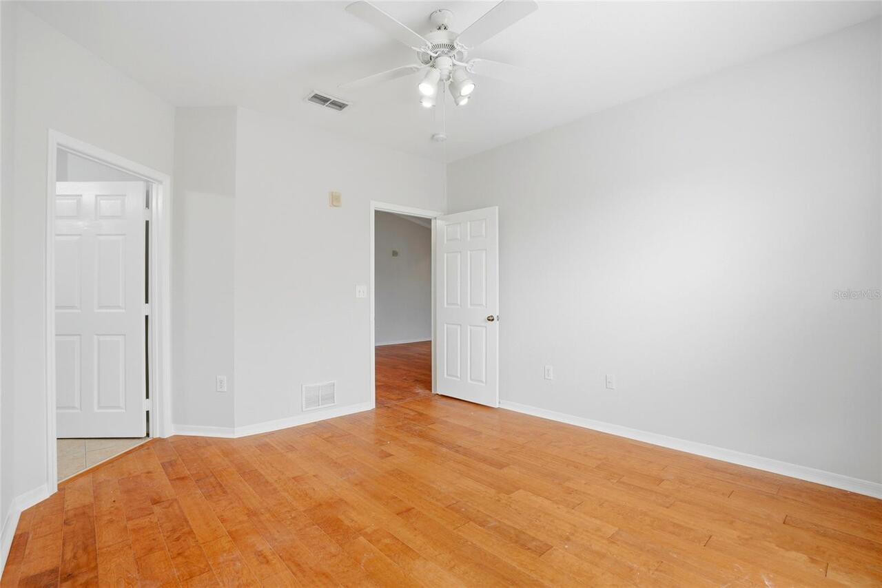 Listing Photo 16