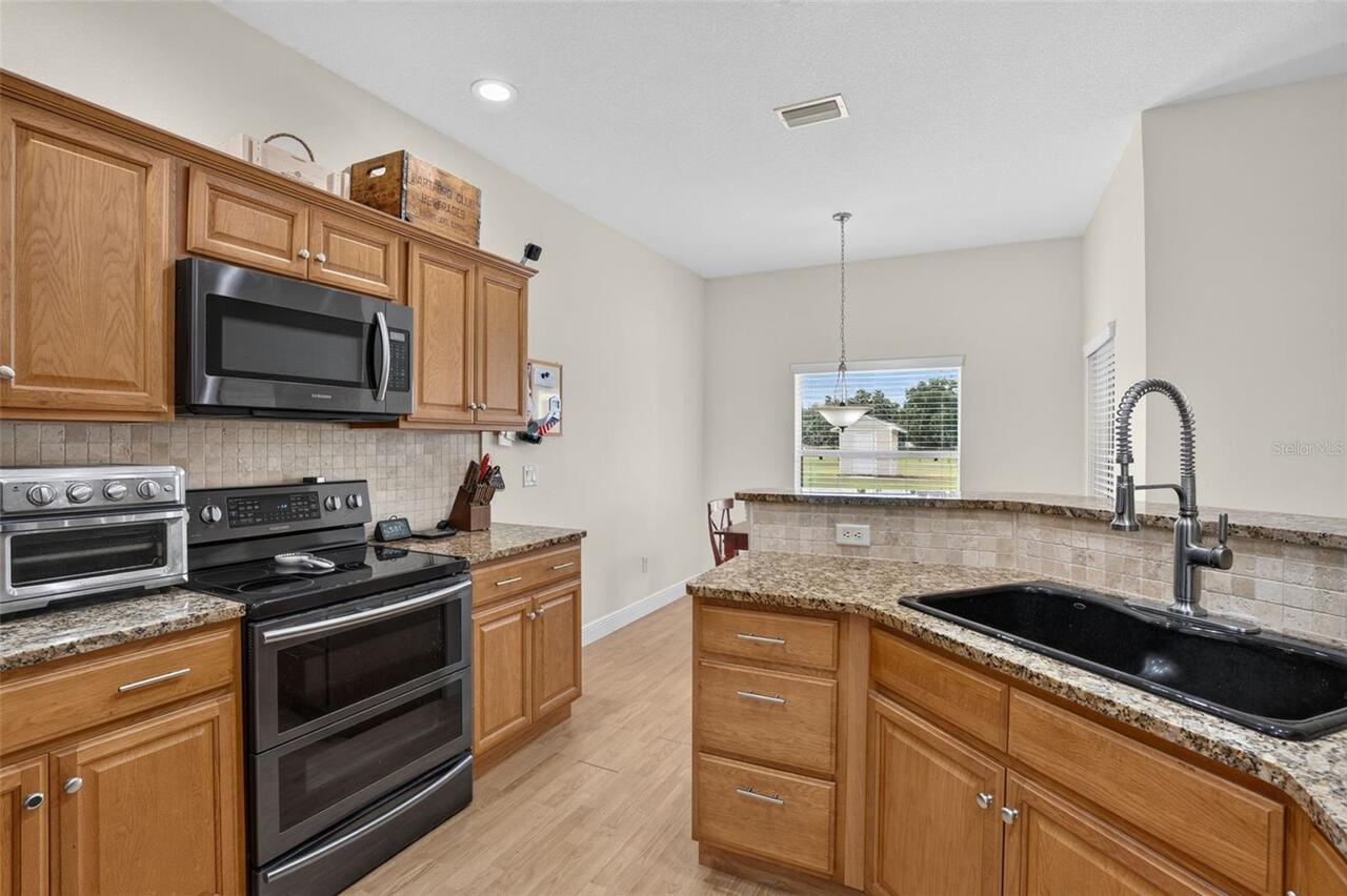 Listing Photo 11