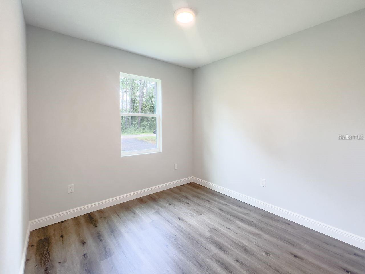Listing Photo 9