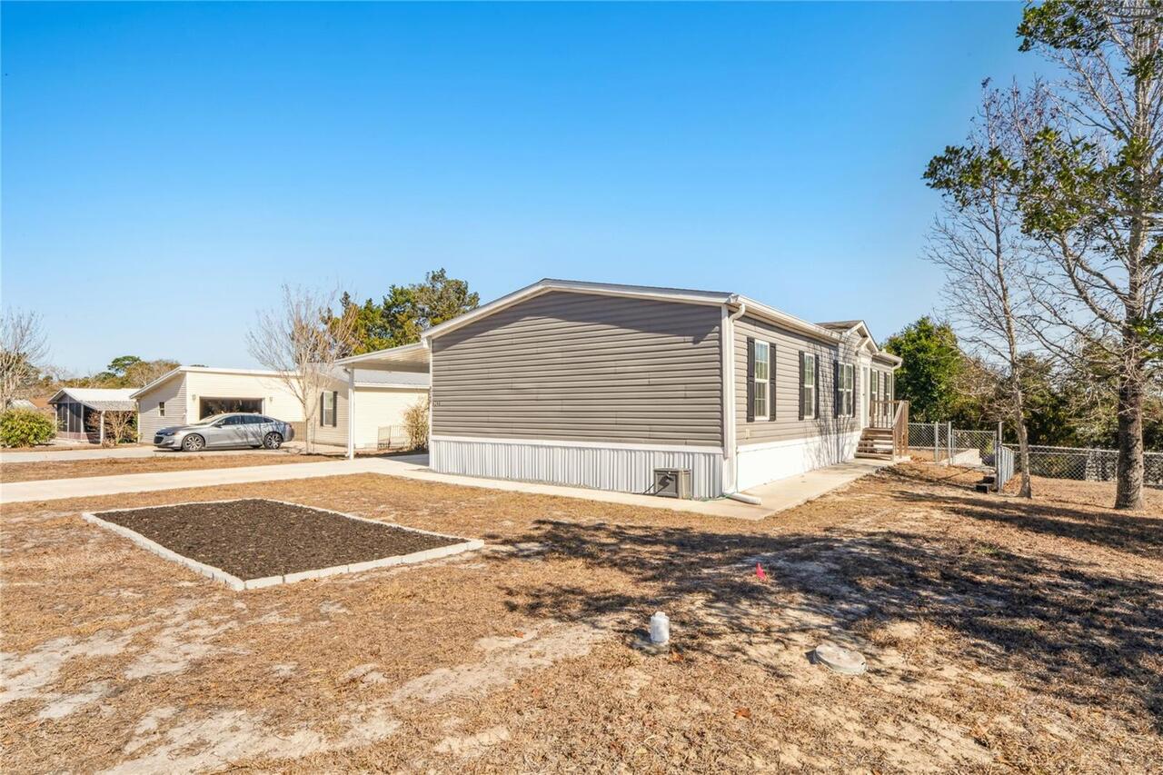 Listing Photo 11