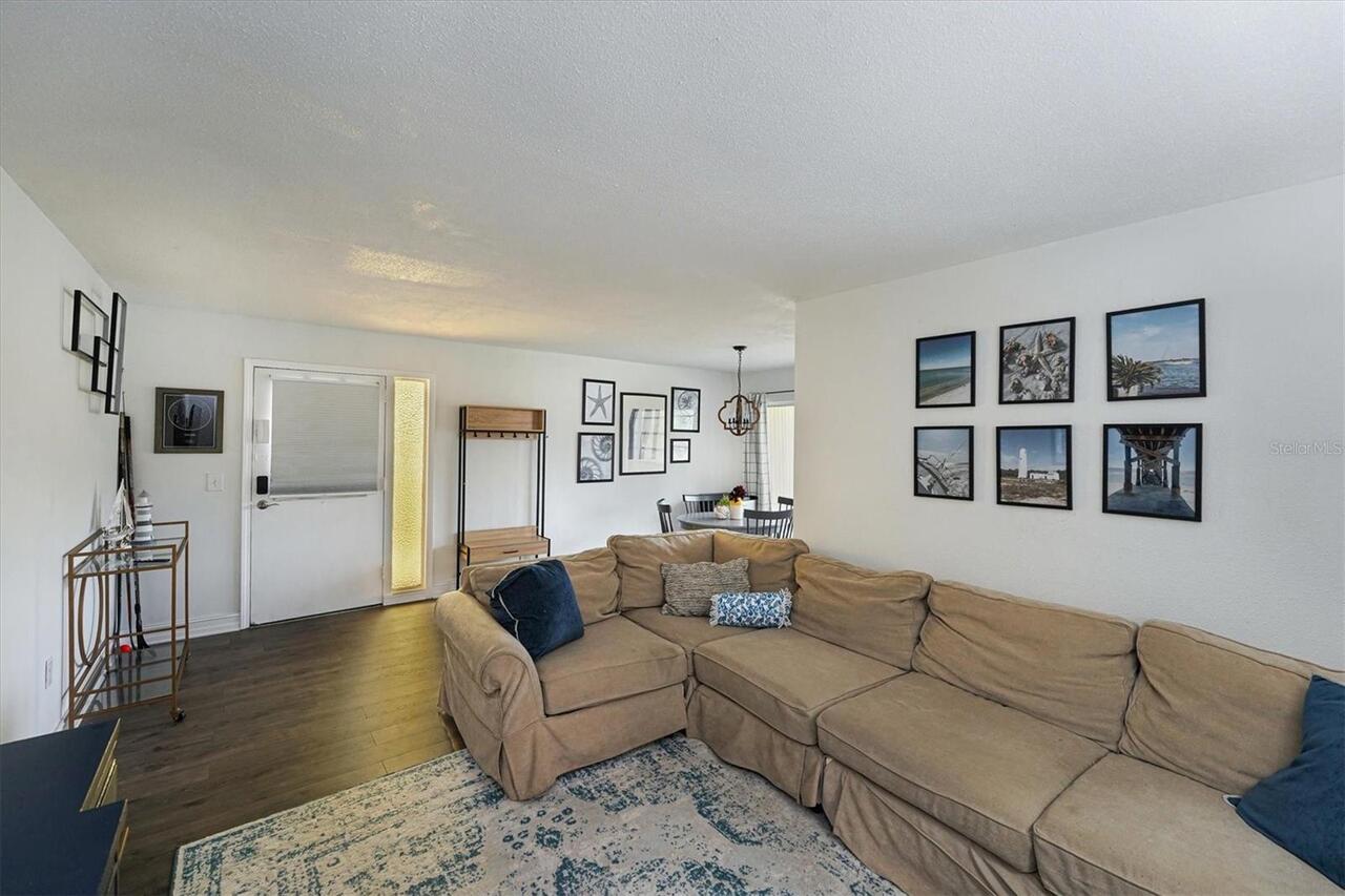 Listing Photo 6