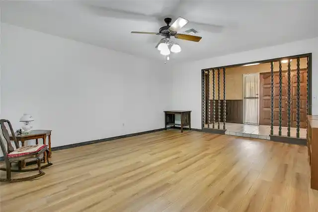 Listing Photo 9