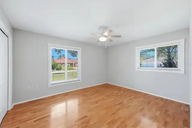 Listing Photo 10