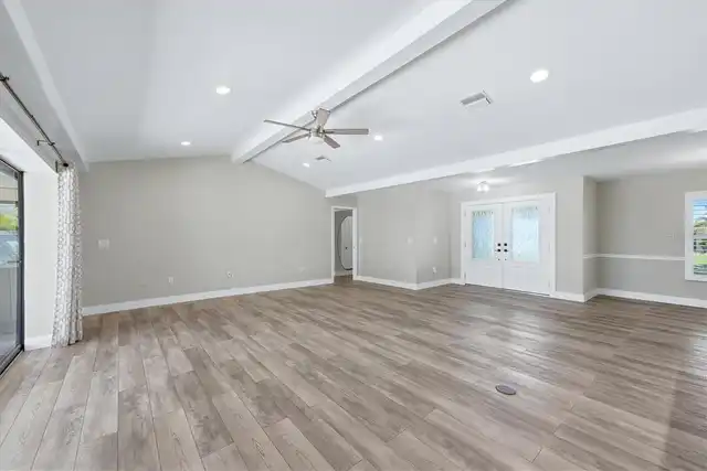 Listing Photo 32