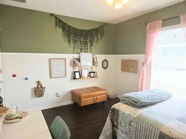 Listing Photo 9