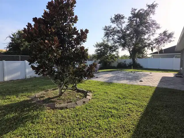 Listing Photo 12