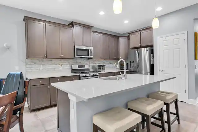 Listing Photo 7