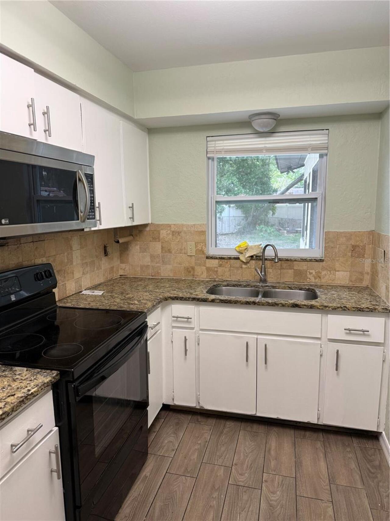 Listing Photo 11