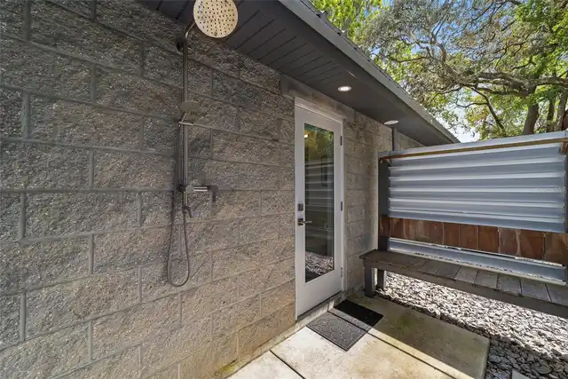 Listing Photo 16