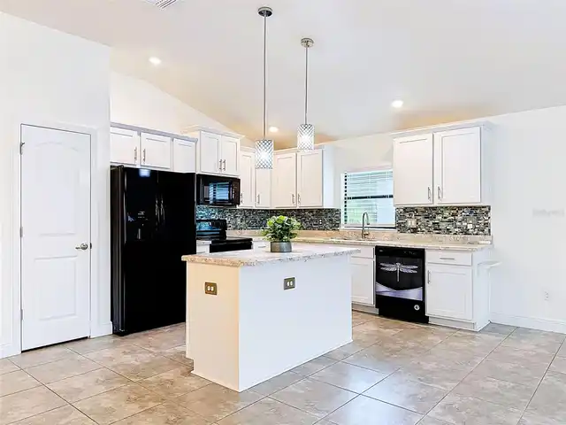 Listing Photo 13