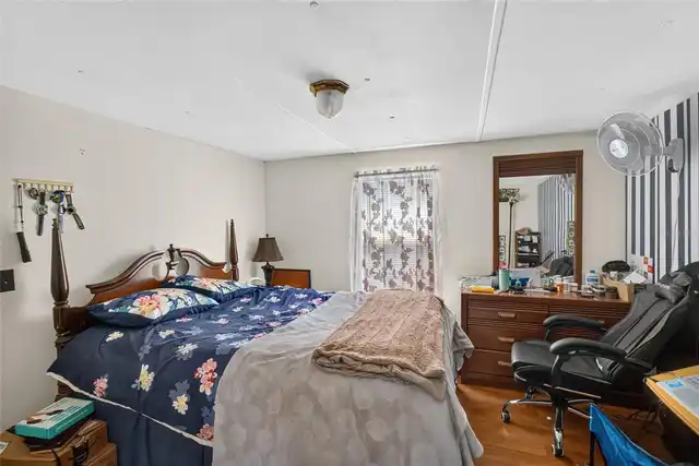 Listing Photo 17