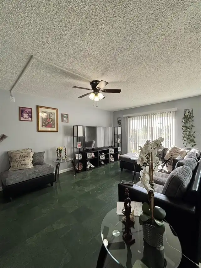 Listing Photo 6