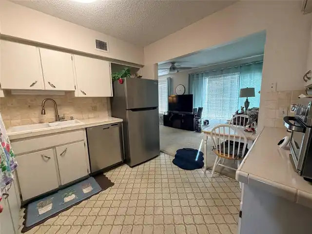 Listing Photo 6