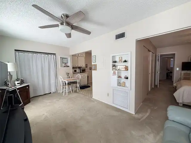 Listing Photo 11