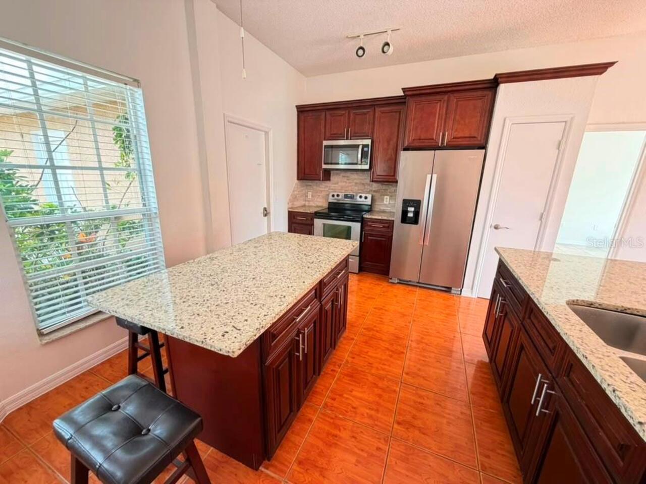 Listing Photo 10