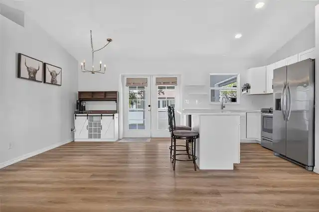 Listing Photo 10