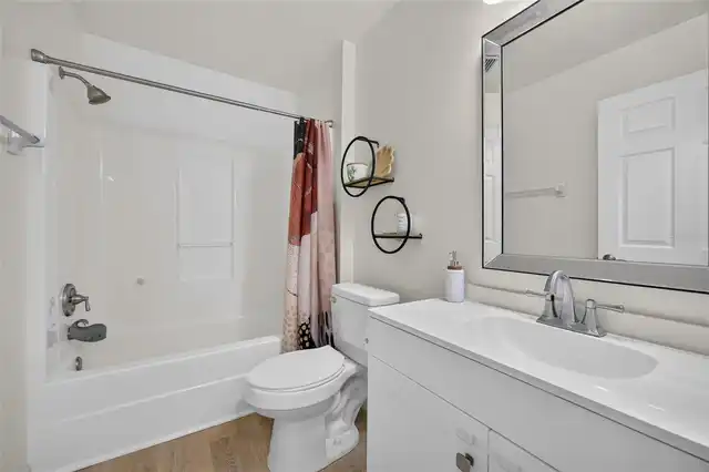 Listing Photo 18