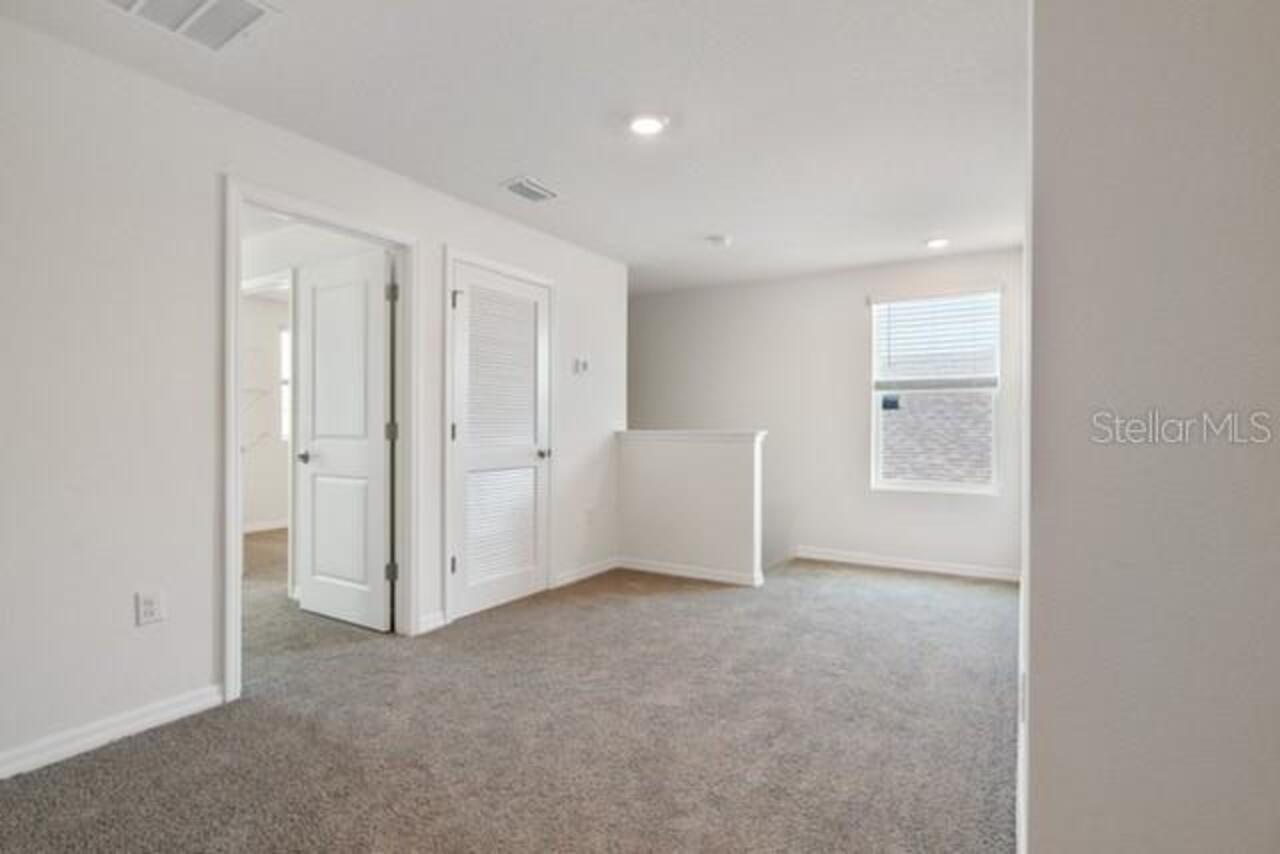 Listing Photo 12