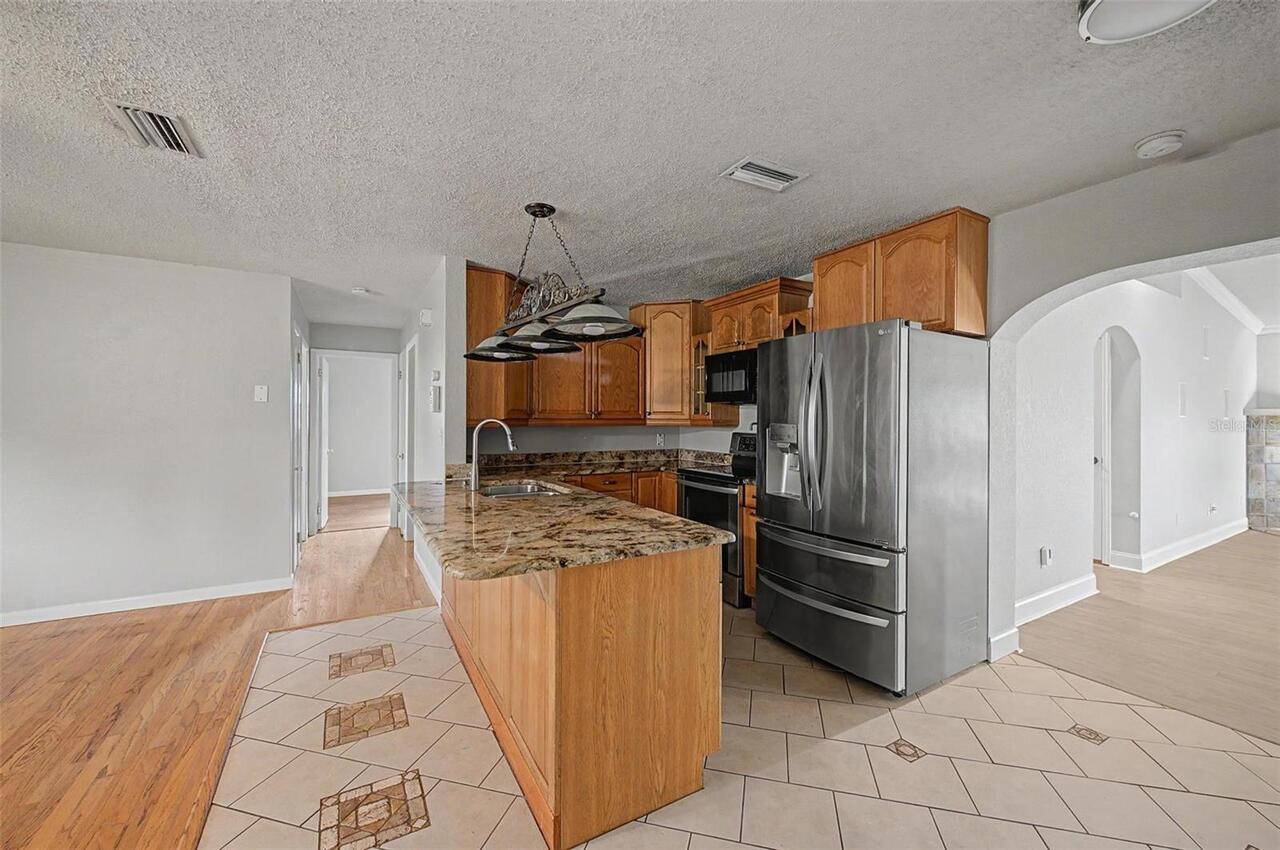 Listing Photo 11