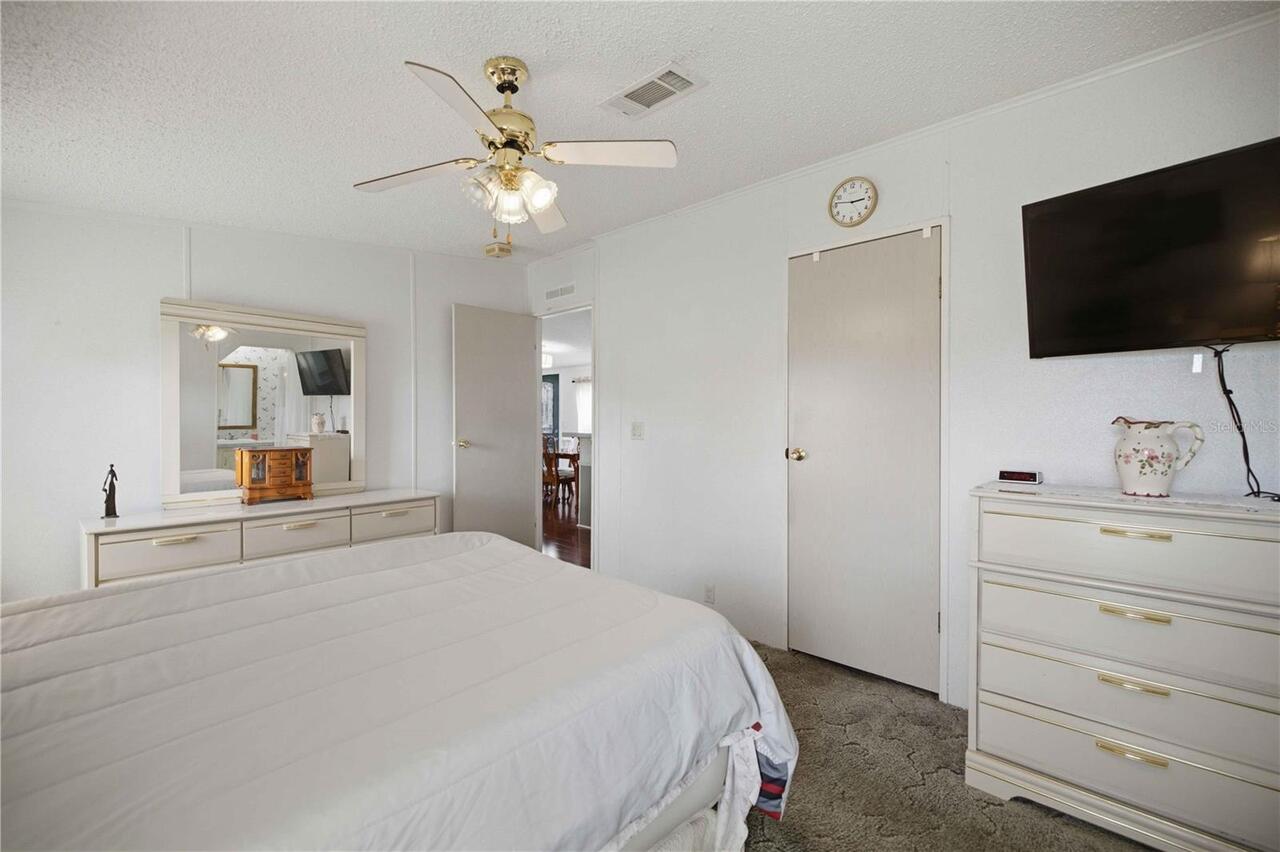 Listing Photo 14