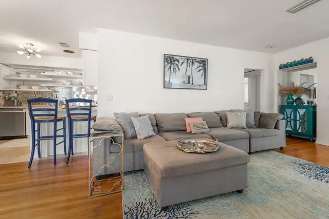 Listing Photo 10