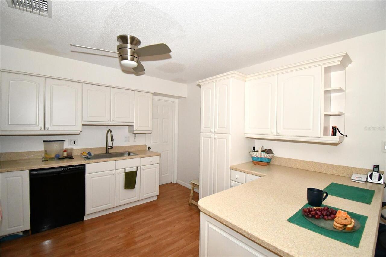 Listing Photo 9