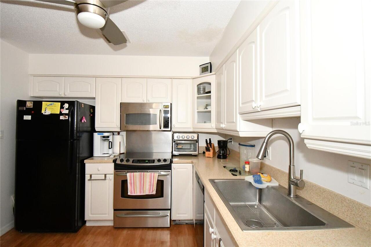 Listing Photo 10