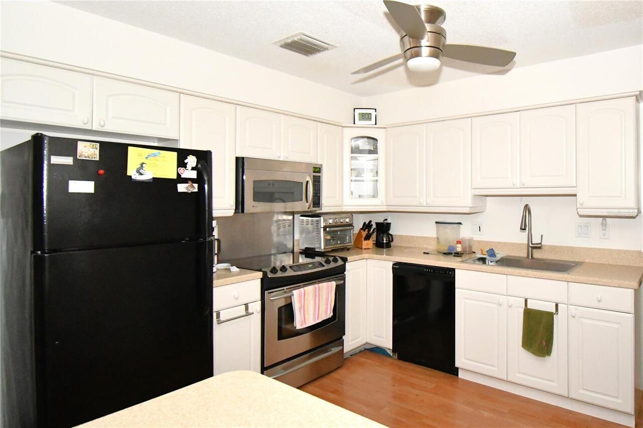 Listing Photo 11