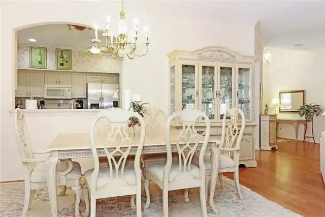 Listing Photo 9