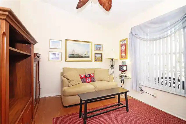 Listing Photo 14