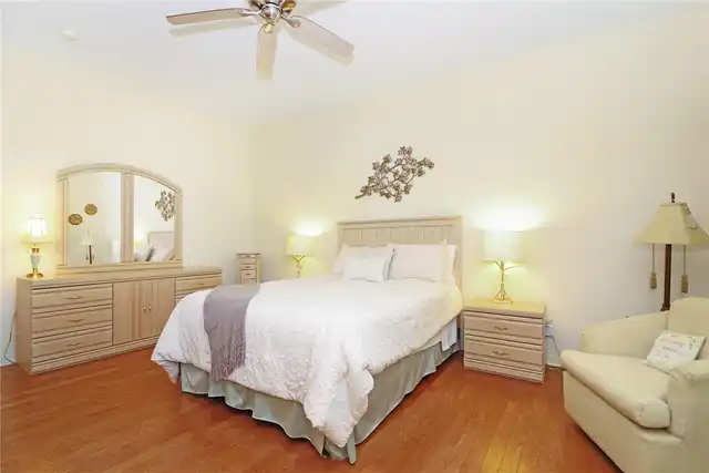 Listing Photo 16