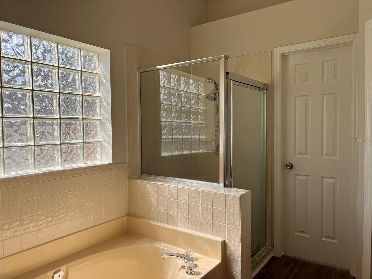 Listing Photo 9