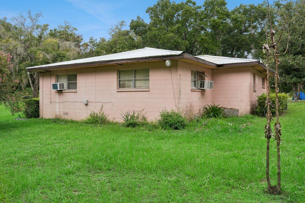 Listing Photo 8