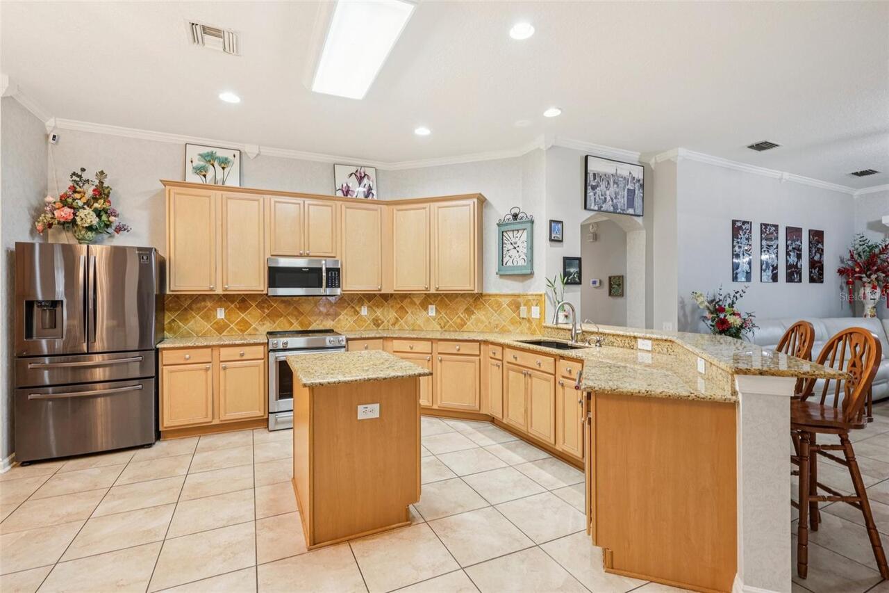 Listing Photo 12