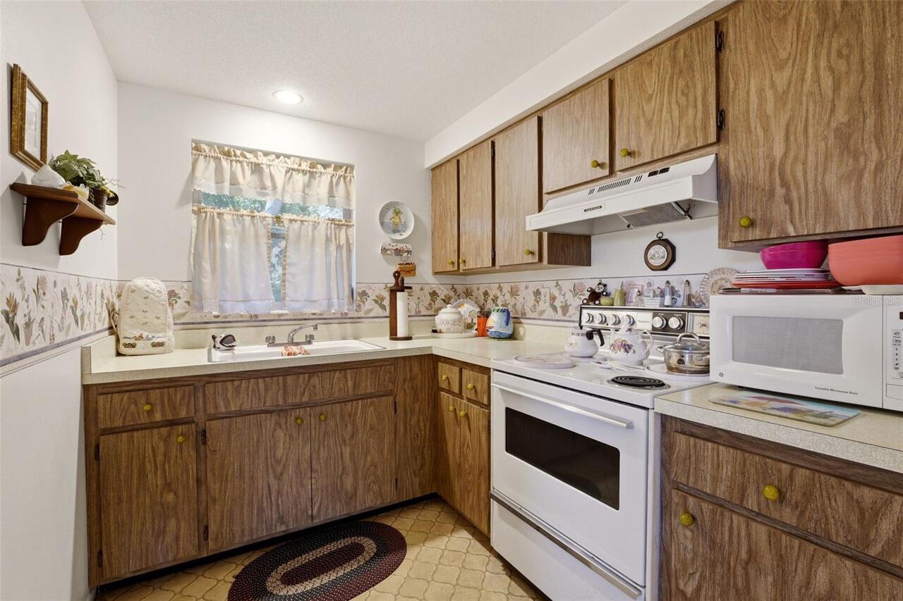 Listing Photo 9
