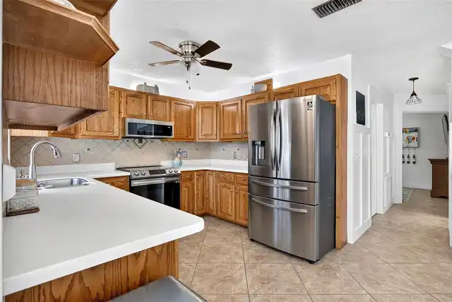 Listing Photo 18