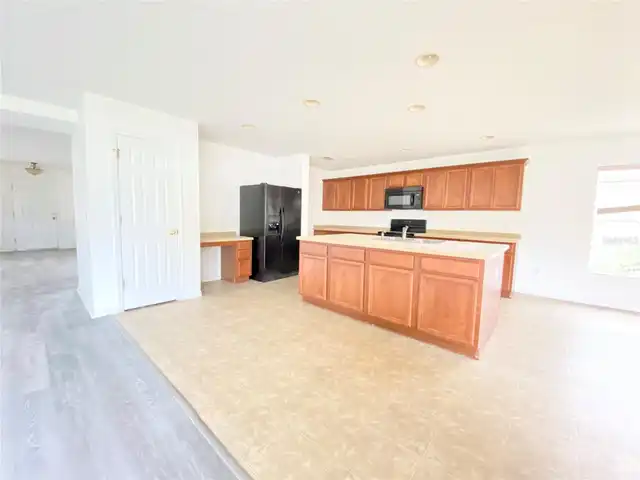 Listing Photo 16